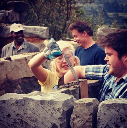 WE DAY is coming to the UK! 7th March. Here's @jamielillywhite and myself helping build a classroom in Kenya with Free The Children